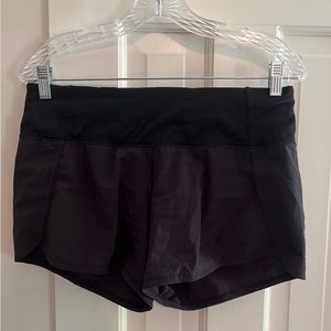 Lululemon run times short in black size 6, 4in length